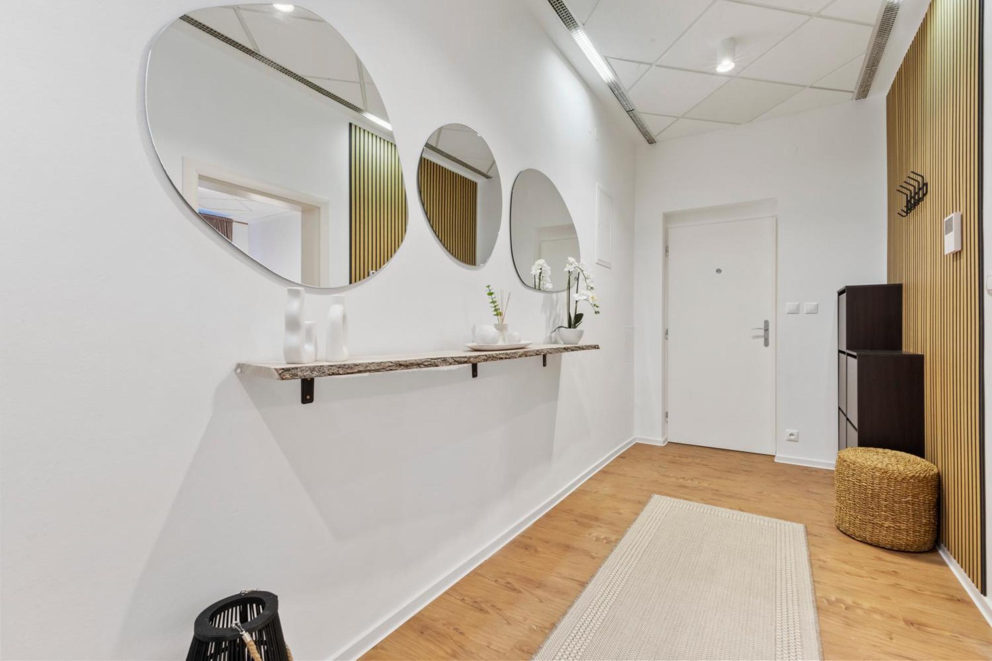 Luxe Living At Old Town Center Apartment Bratislava Luaran gambar
