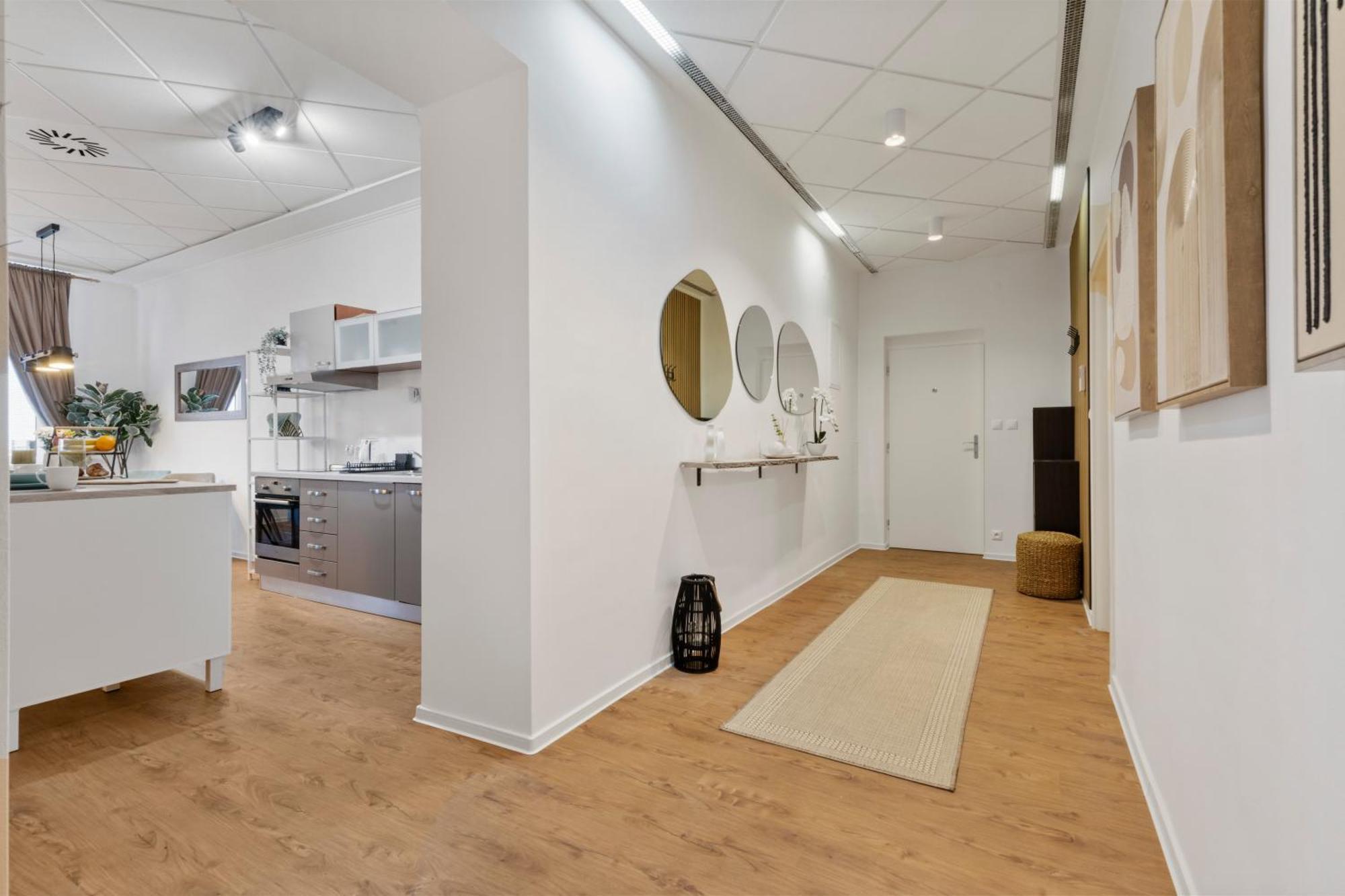 Luxe Living At Old Town Center Apartment Bratislava Luaran gambar