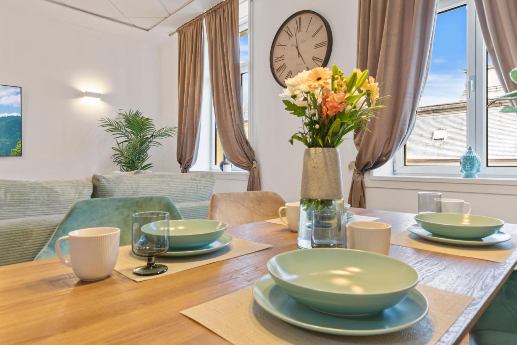 Luxe Living At Old Town Center Apartment Bratislava Luaran gambar