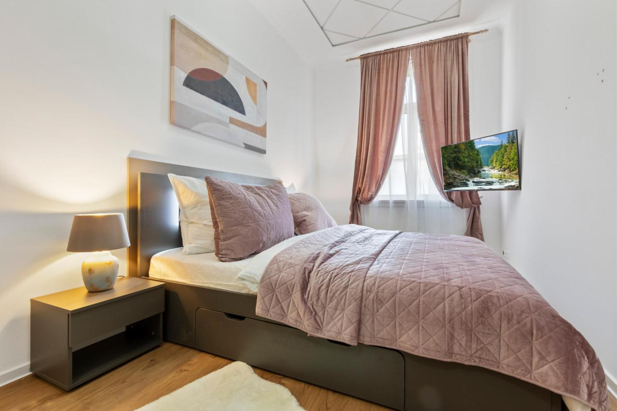 Luxe Living At Old Town Center Apartment Bratislava Luaran gambar